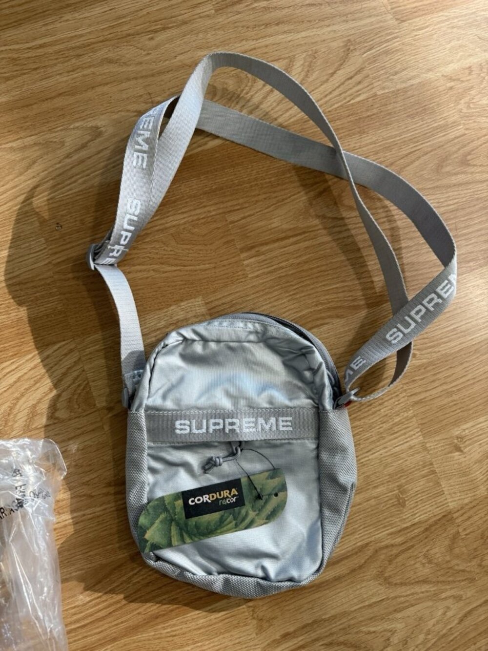 NEW Supreme Silver Nylon Zip Crossbody Bag Shoulder Bag Cordura Mens Womenโs